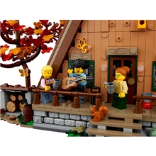 LEGO® Ideas 21338 Chata ,,Áčko