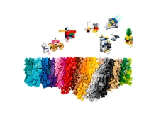 LEGO® Classic 11021: 90 let hraní